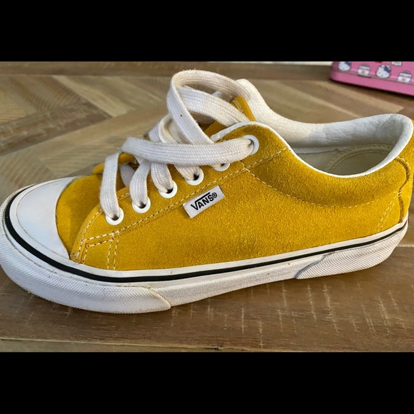Vans. Goldens suede good condition - Picture 4 of 7